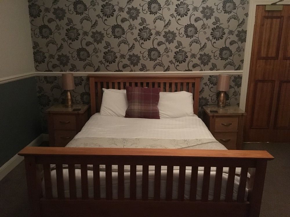 Village 3* Arrochar